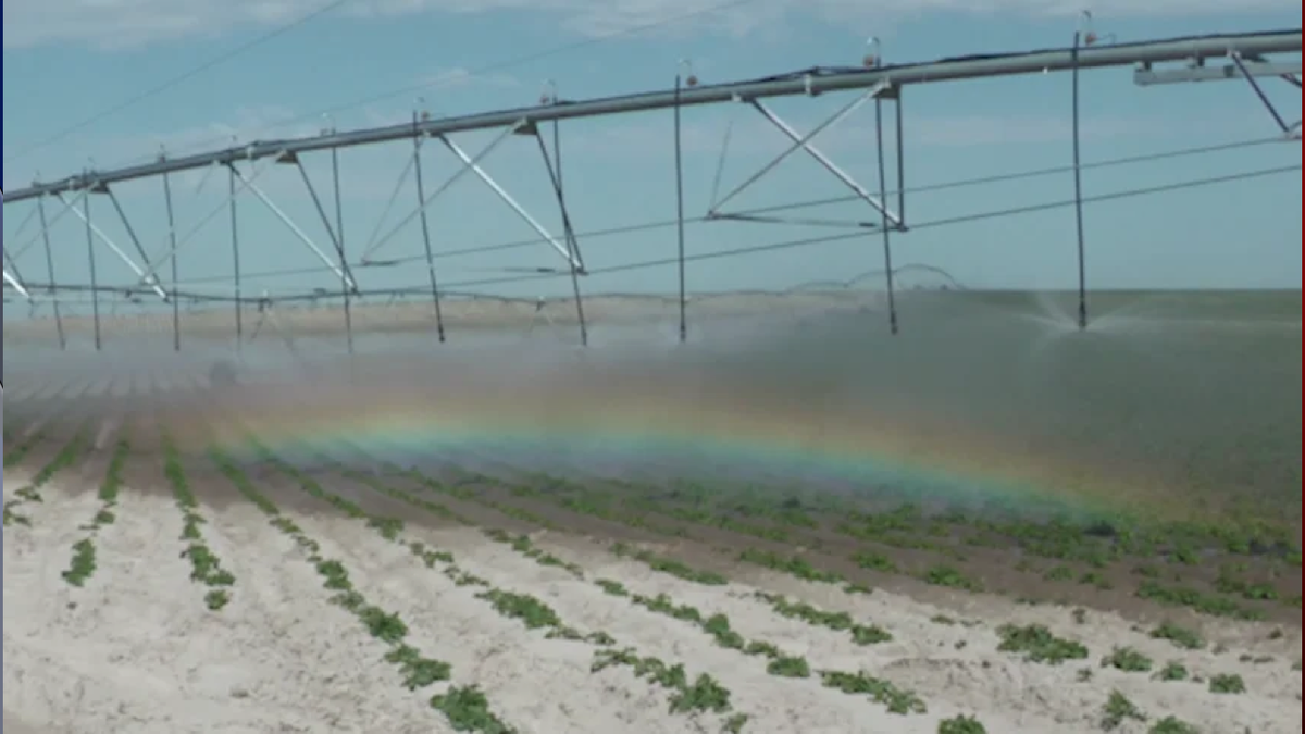 Irrigation-Pivot-1-6md8mb.png