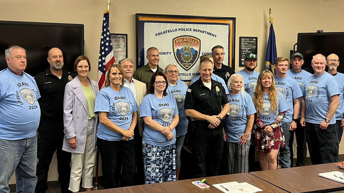 Citizen-Police-Academy-Graduation-6UFbl9.jpg