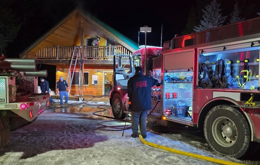 Island-Park-City-Hall-fire-D8UTwy.jpg