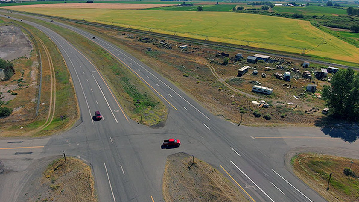 At-Grade-Crossing-WMwG6M.jpg