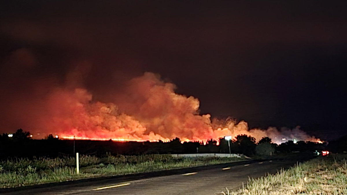 Henrys-Creek-Fire-photo-E9Tt11.jpg