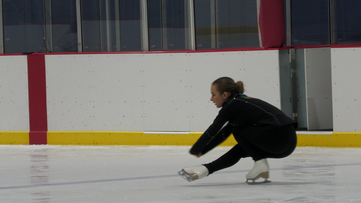 sit-and-spin-still-PHUyJW.jpg