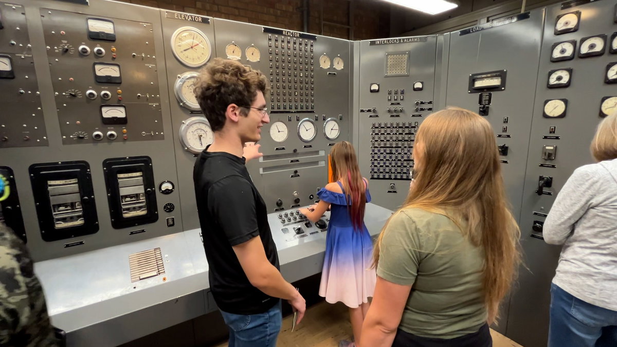 EBR-1-Control-Room-ZYE1SG.jpg