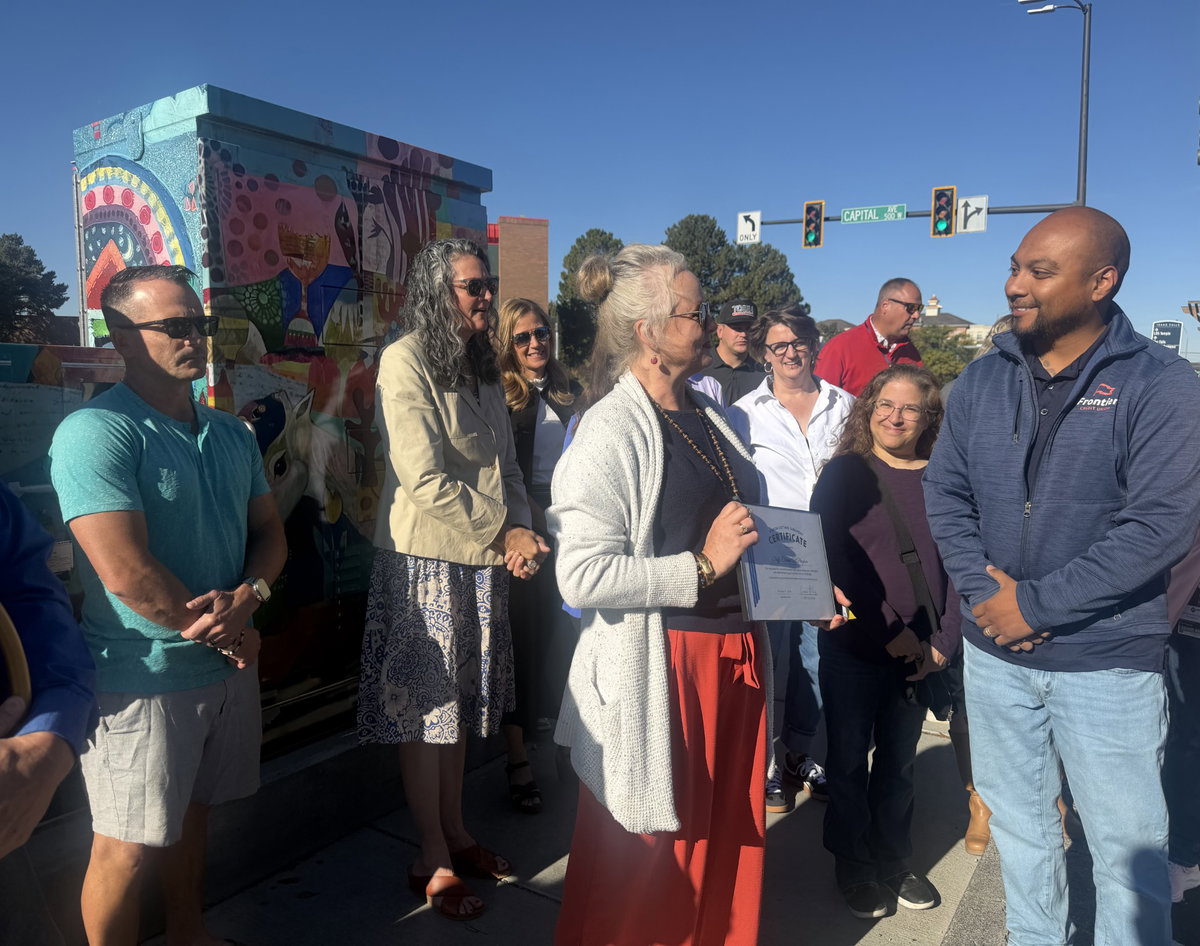 Traffic-Cabinet-Art_IFDDC-and-GIFCC-Ribbon-Cutting-ahhE87.jpg