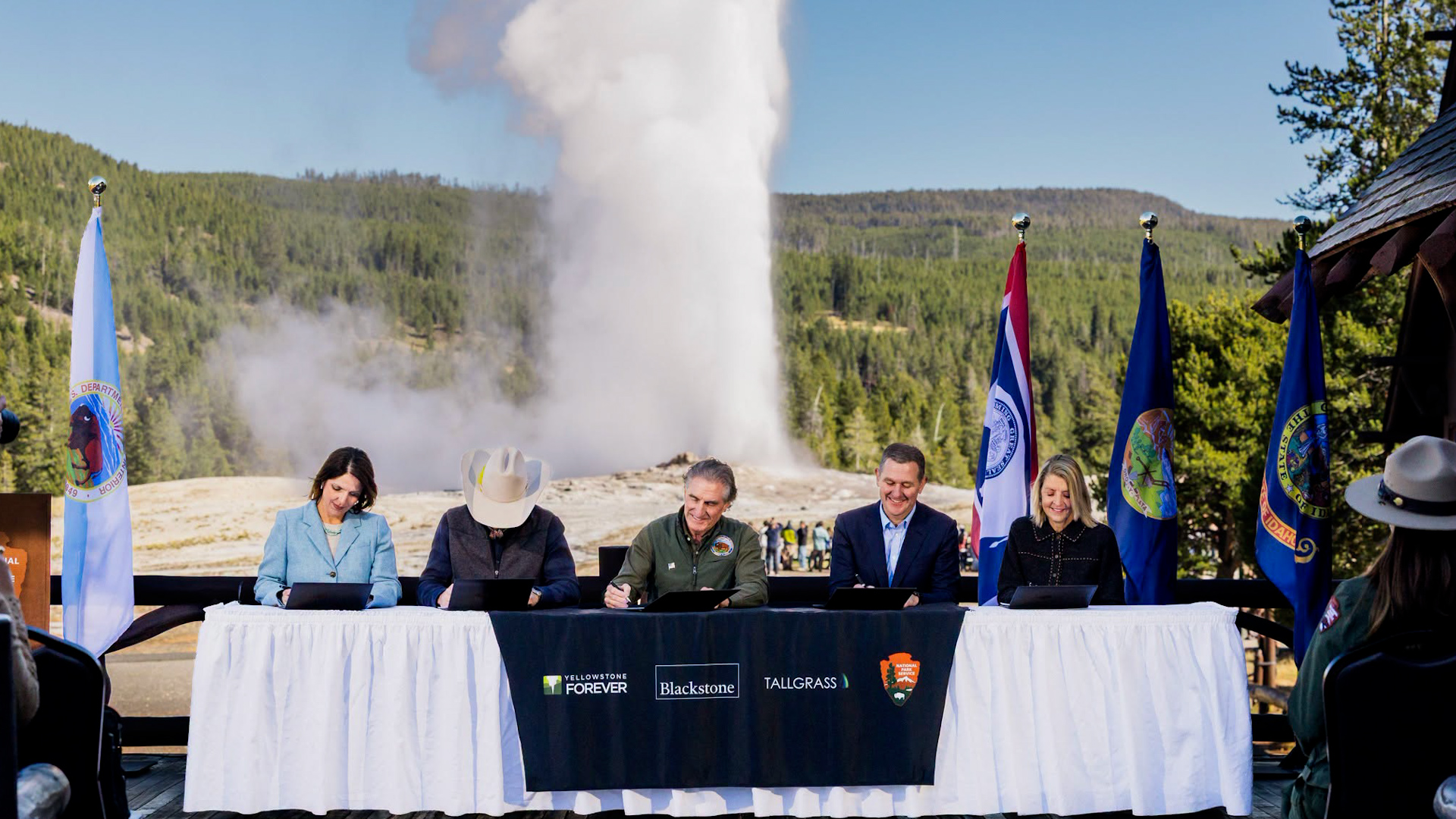 Yellowstone-Announcement-wosC4Z.jpg
